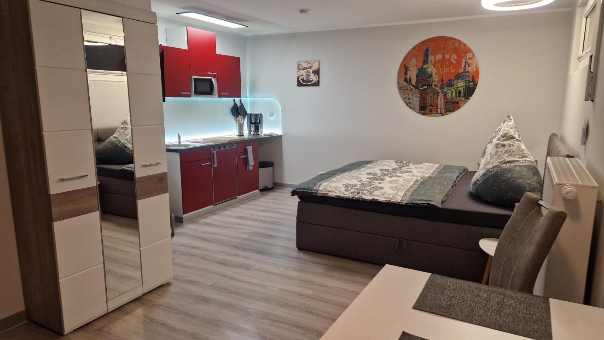 Ferienwohnung Oder Studio Dresden-Neustadt Inkl Parkplatz Mit Balkon Oder Terrasse Oda fotoğraf